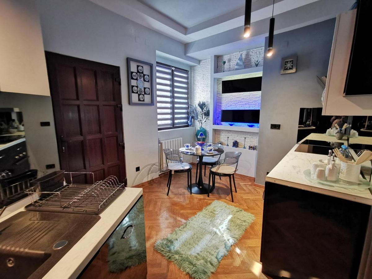 Crystal Central Apartment Брашов Экстерьер фото
