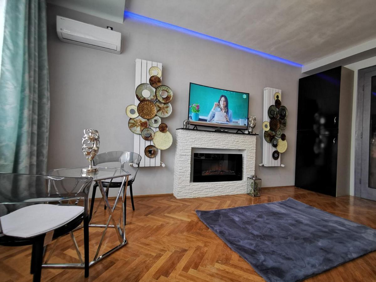 Crystal Central Apartment Брашов Экстерьер фото