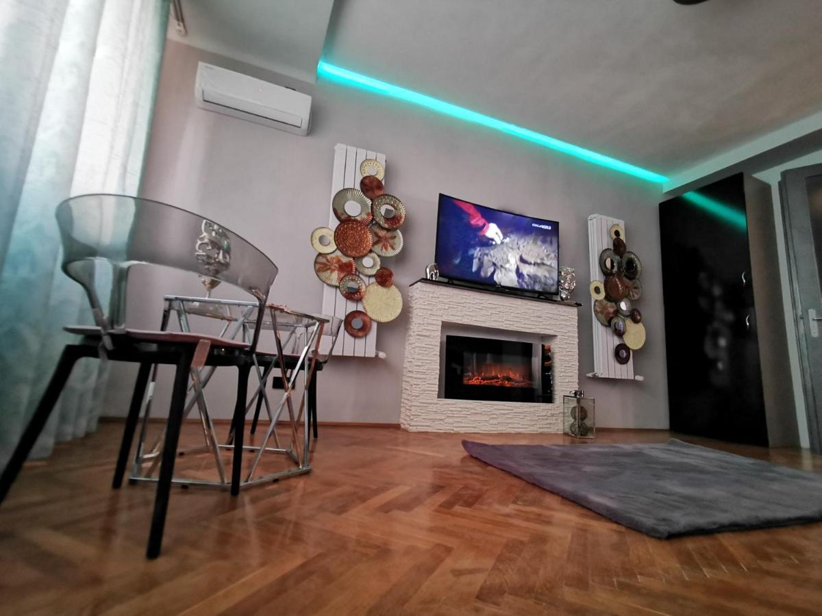 Crystal Central Apartment Брашов Экстерьер фото