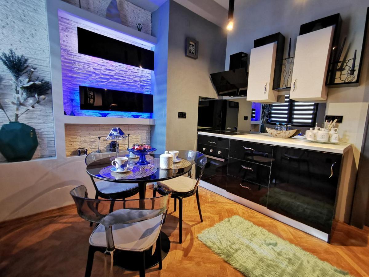 Crystal Central Apartment Брашов Экстерьер фото