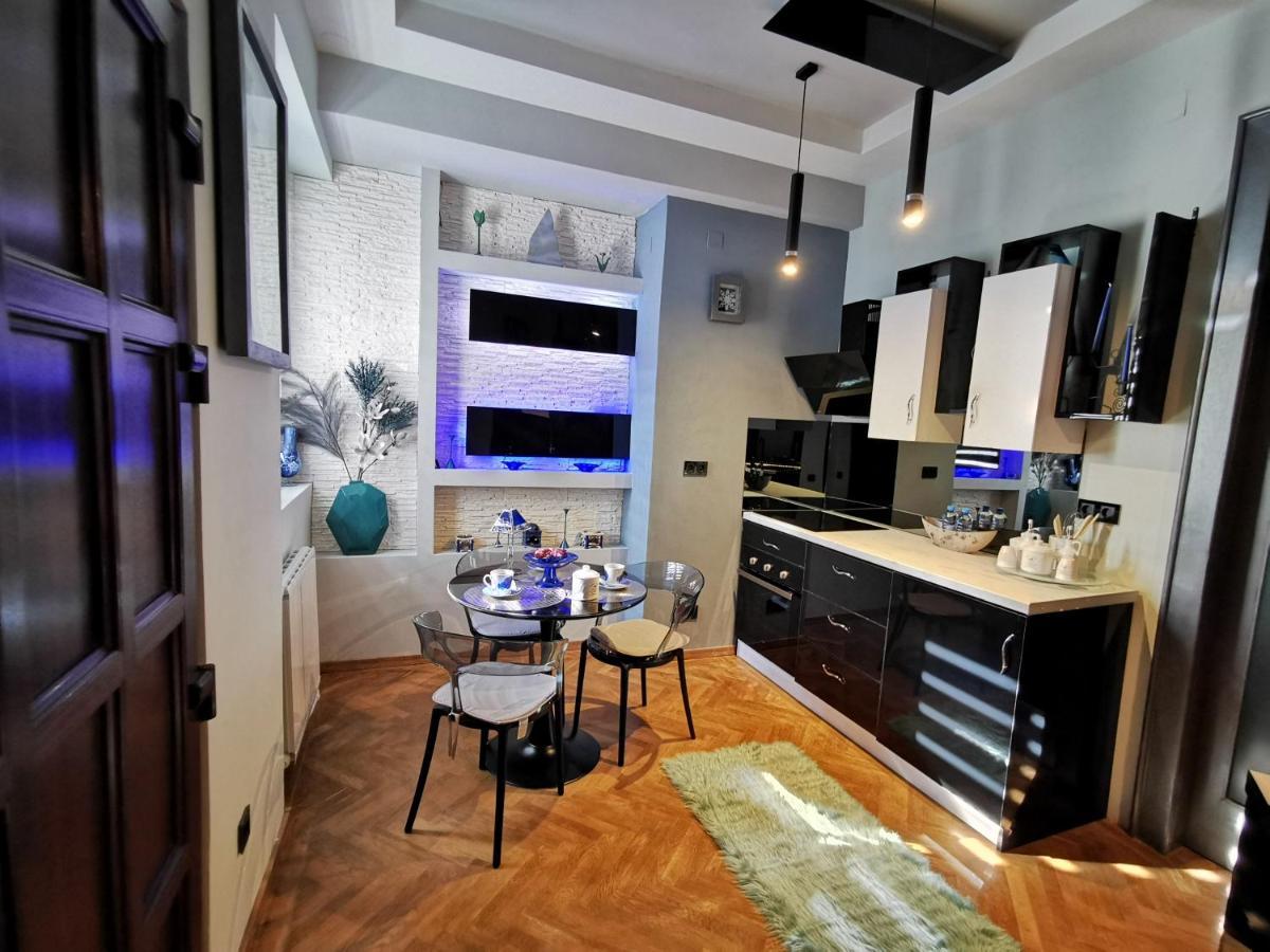 Crystal Central Apartment Брашов Экстерьер фото